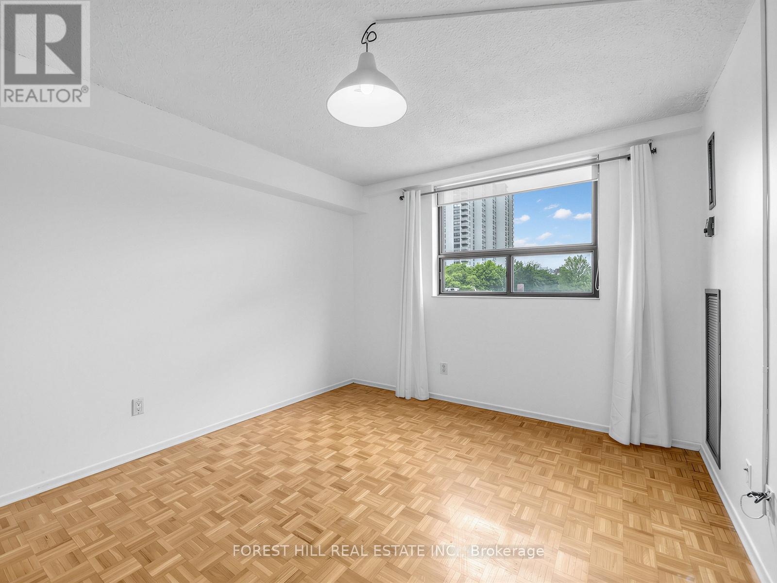 446 - 53 MCCAUL STREET Toronto (Kensington-Chinatown), ON M5T 2W9