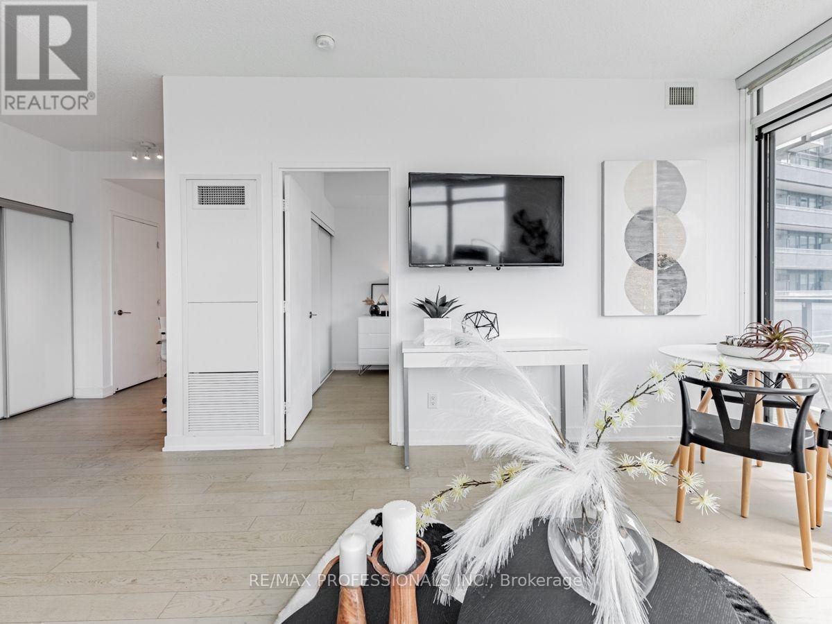 N303 - 120 Bayview Avenue, Toronto, Ontario  M5A 0G4 - Photo 16 - C13445626