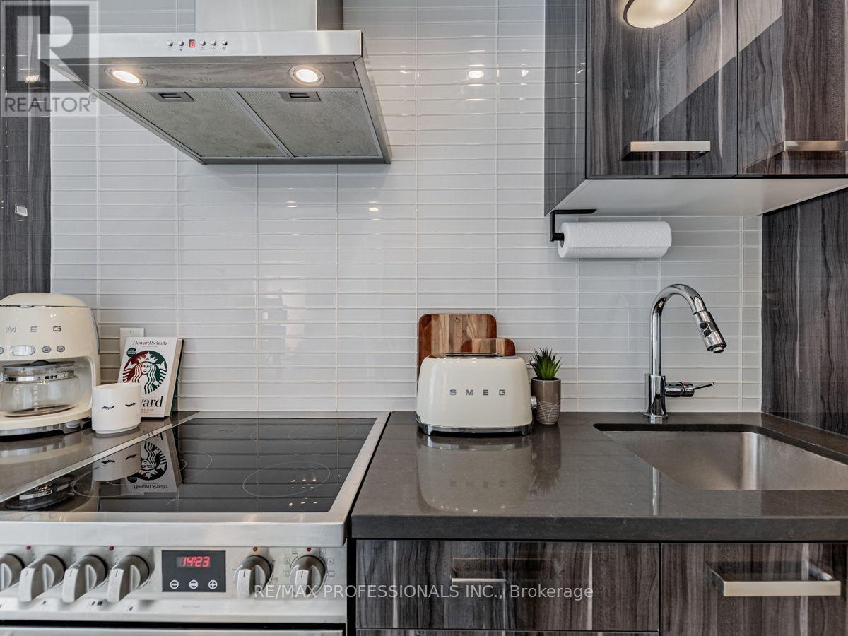 N303 - 120 Bayview Avenue, Toronto, Ontario  M5A 0G4 - Photo 6 - C13445626