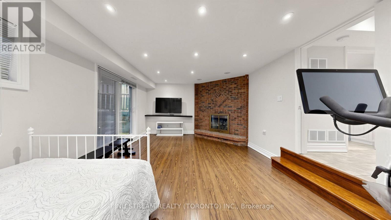 31 Bowood Avenue, Toronto, Ontario  M4N 1Y3 - Photo 19 - C13445640