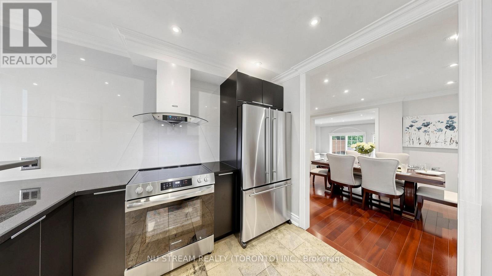 31 Bowood Avenue, Toronto, Ontario  M4N 1Y3 - Photo 8 - C13445640