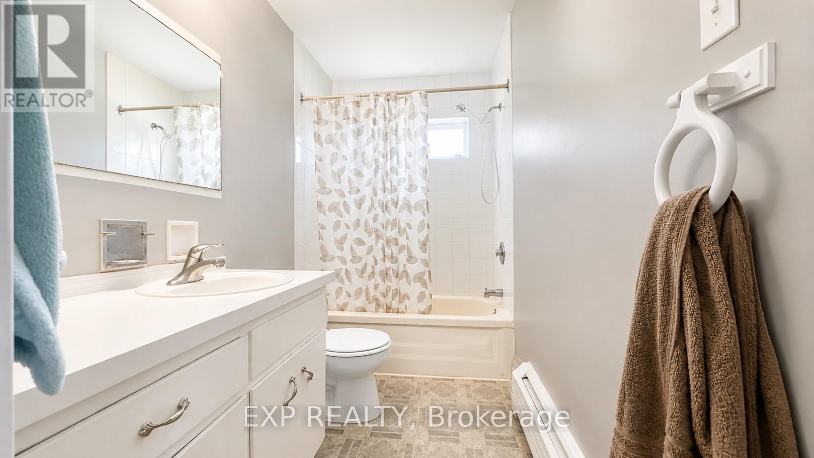 2 - 428 Barrie Place, Waterloo, Ontario  N2L 3Z7 - Photo 13 - X13442902