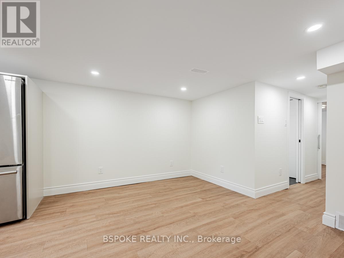 Bsmt - 4 Hartford Avenue, Toronto, Ontario  M4L 1N9 - Photo 11 - E13445354