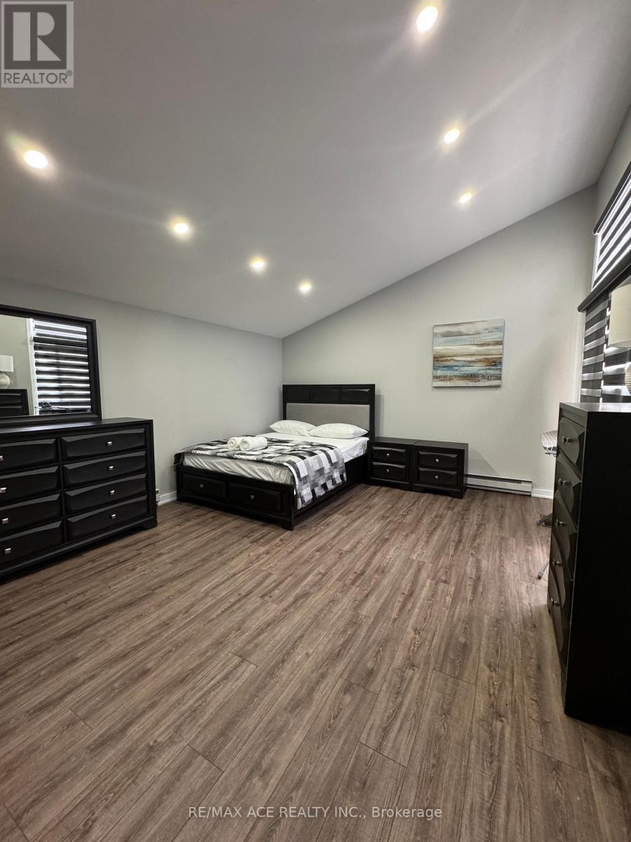 5 Windy Ridge Drive, Toronto, Ontario  M1M 1H6 - Photo 12 - E13445546