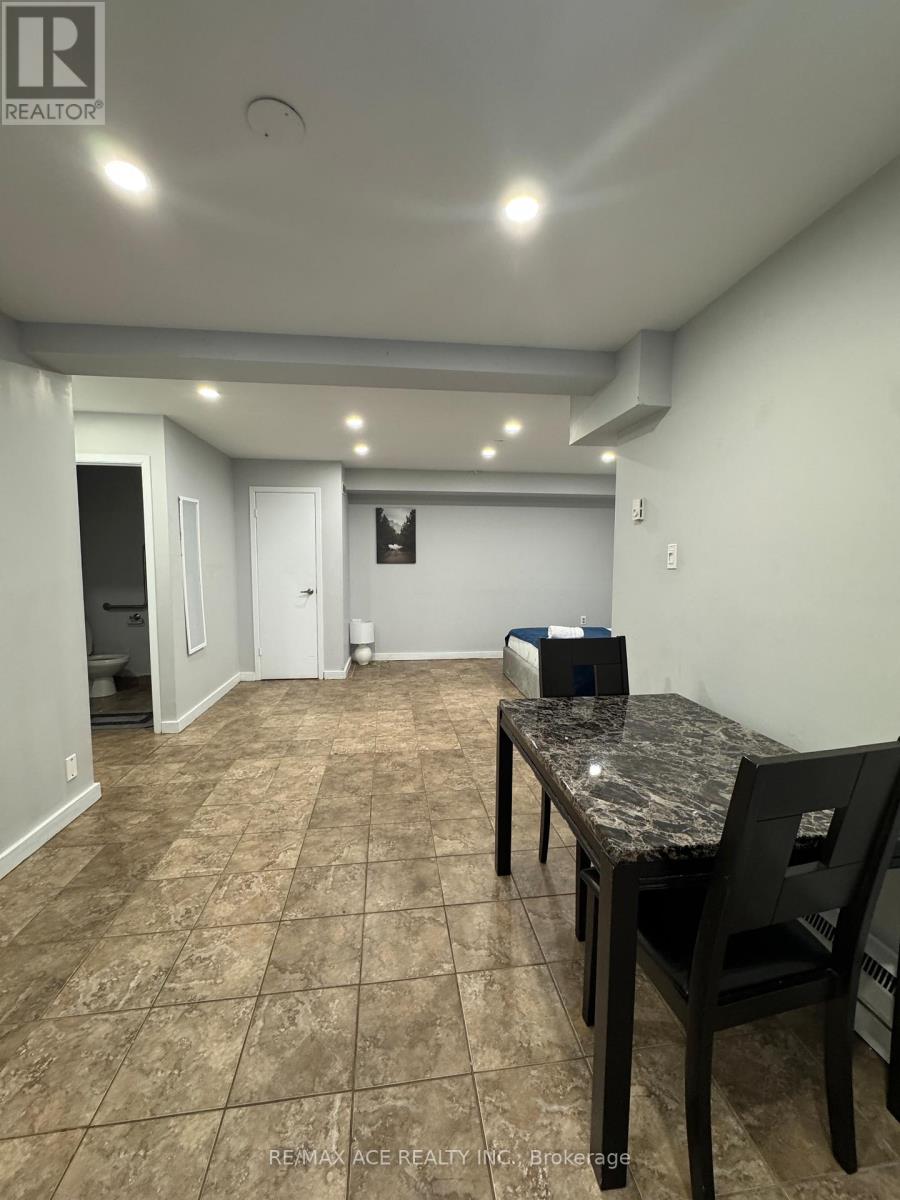 5 Windy Ridge Drive, Toronto, Ontario  M1M 1H6 - Photo 15 - E13445546