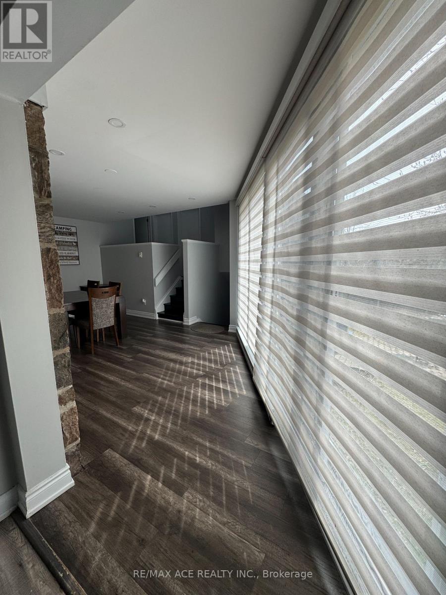 5 Windy Ridge Drive, Toronto, Ontario  M1M 1H6 - Photo 9 - E13445546