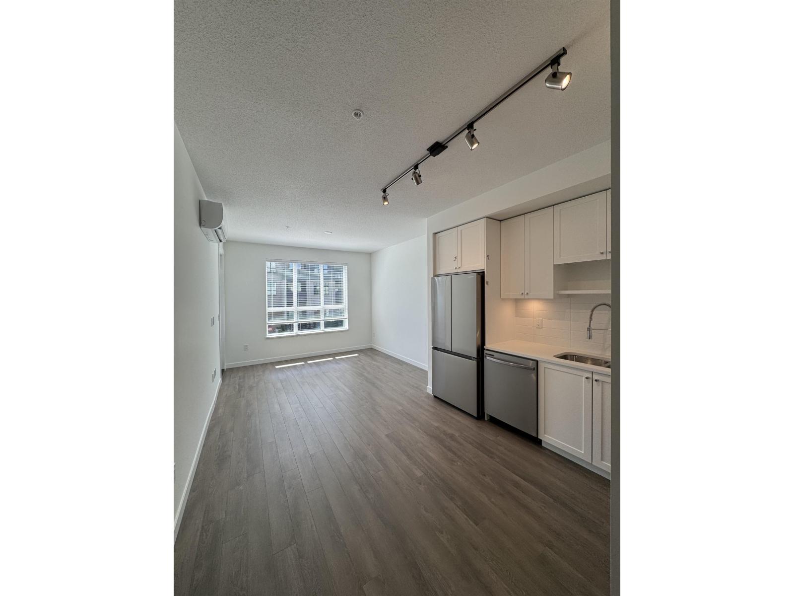 216 15735 85 AVENUE, surrey, British Columbia