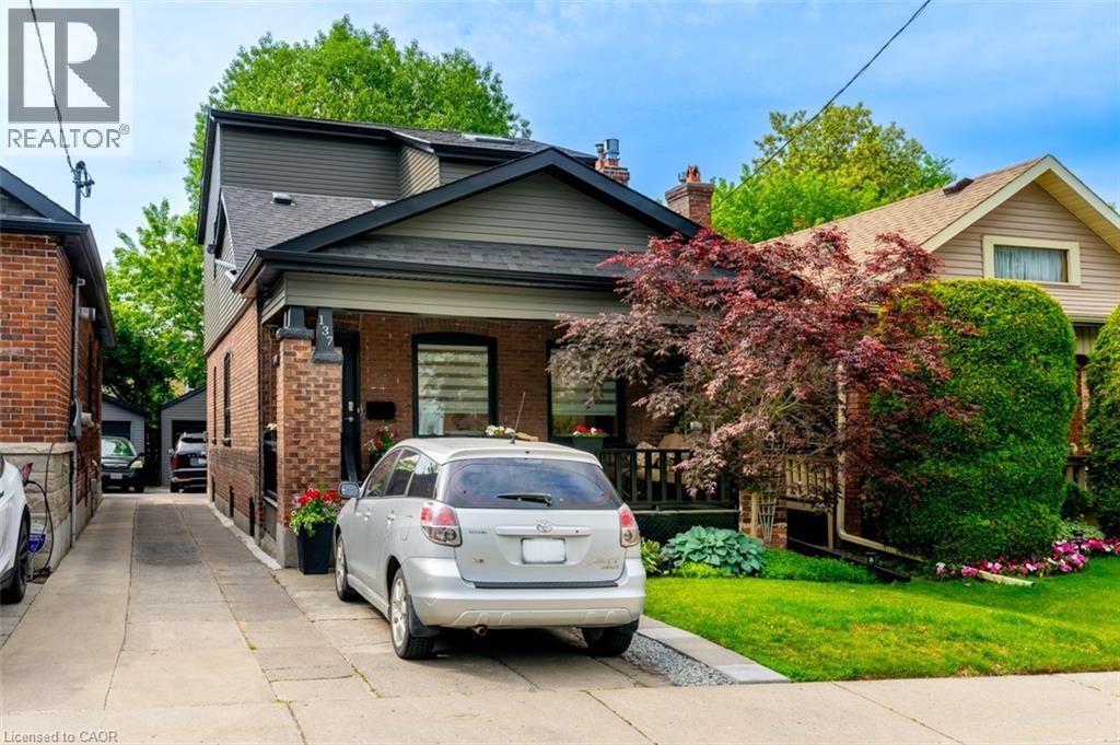 137 Springdale Boulevard, Toronto, Ontario  M4J 1W8 - Photo 2 - 40838781
