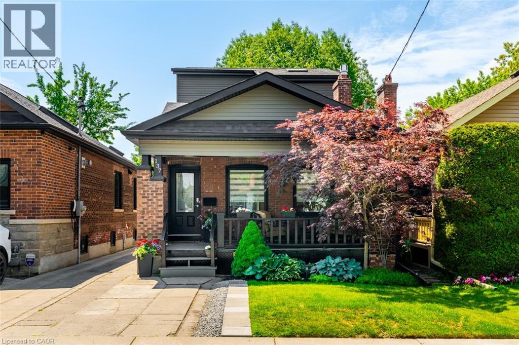 137 Springdale Boulevard, Toronto, Ontario  M4J 1W8 - Photo 3 - 40838781