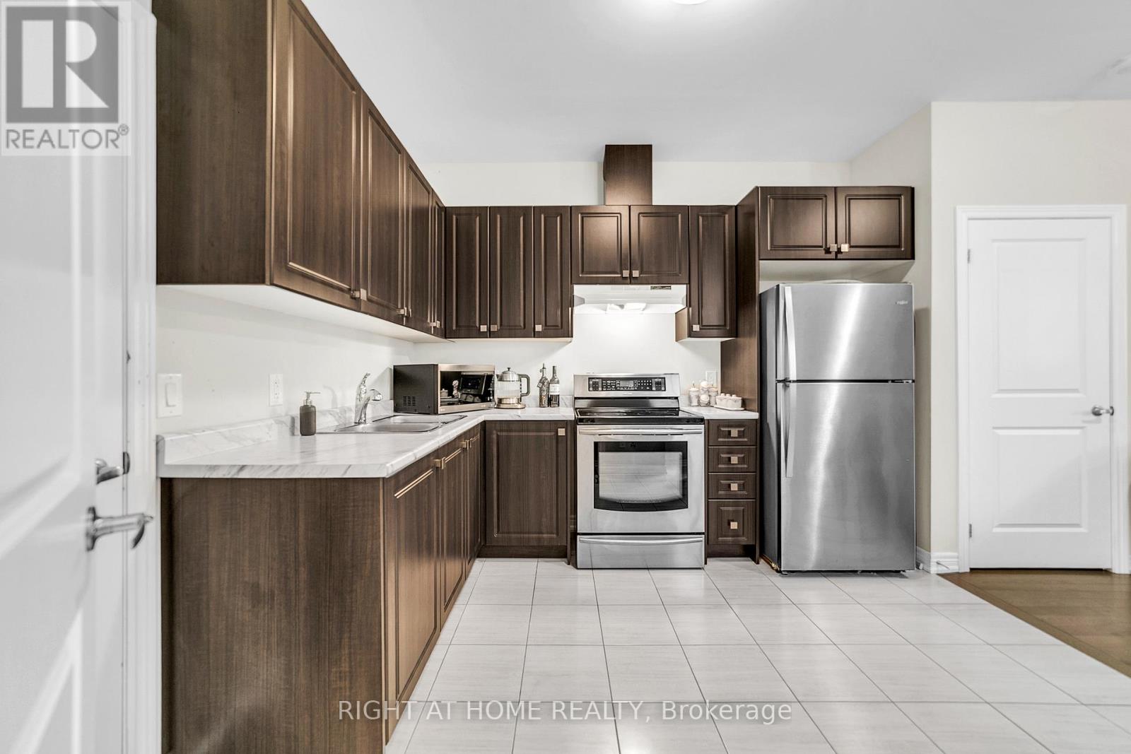 126 Blackwell Crescent, Bradford West Gwillimbury (Bradford), Ontario  L3Z 4L3 - Photo 14 - N13445306