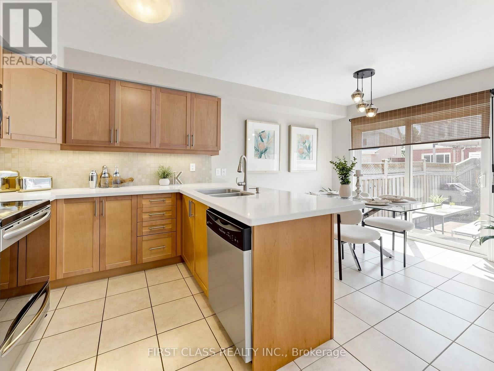 47 Greenhouse Lane, Whitchurch-Stouffville, Ontario  L4A 0R1 - Photo 11 - N13445458