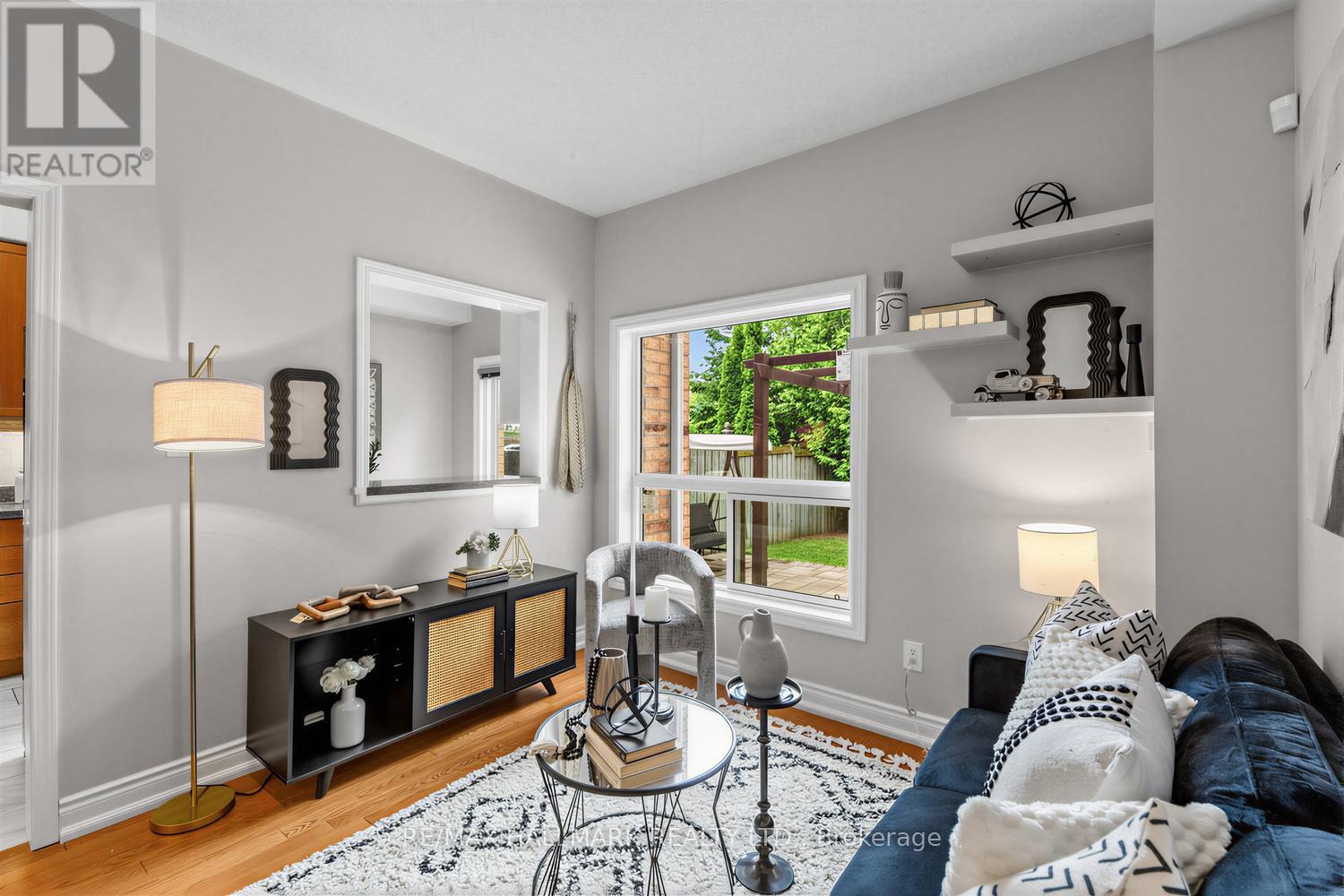 4 Debonair Street, Richmond Hill, Ontario  L4C 0R2 - Photo 6 - N13445678