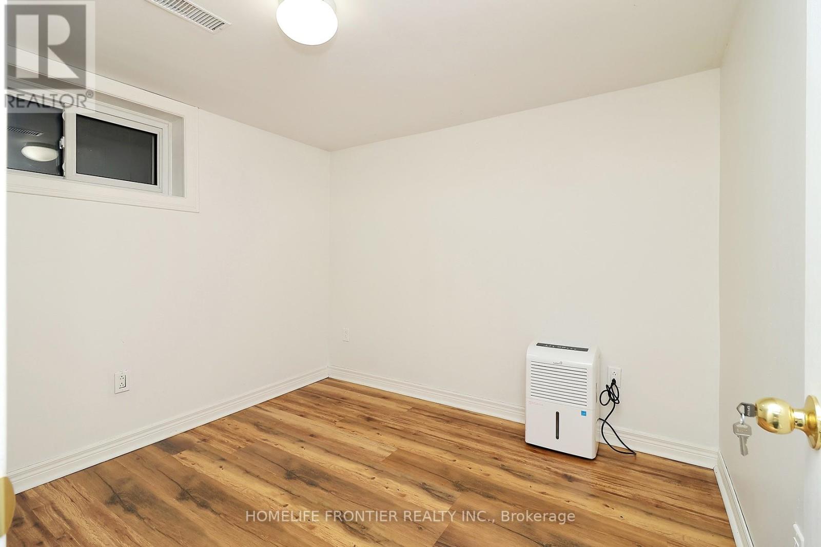 32 Coules Court, Toronto, Ontario  M8W 2N9 - Photo 17 - W13444070
