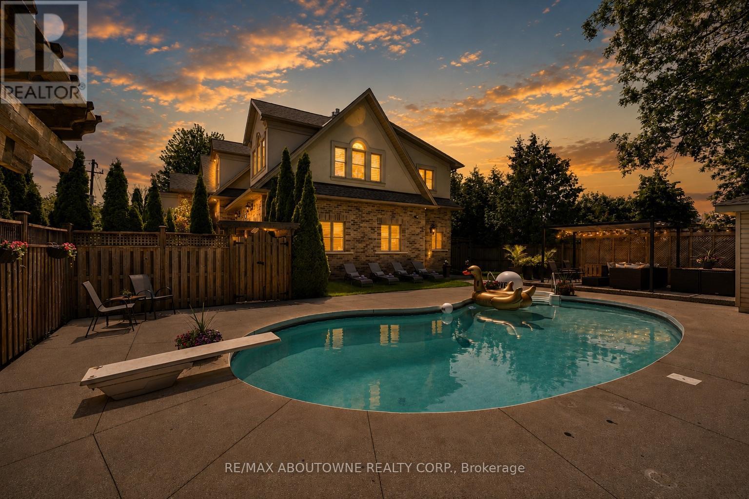 390 Seaton Drive, Oakville, Ontario  L6L 3Y2 - Photo 3 - W13126692
