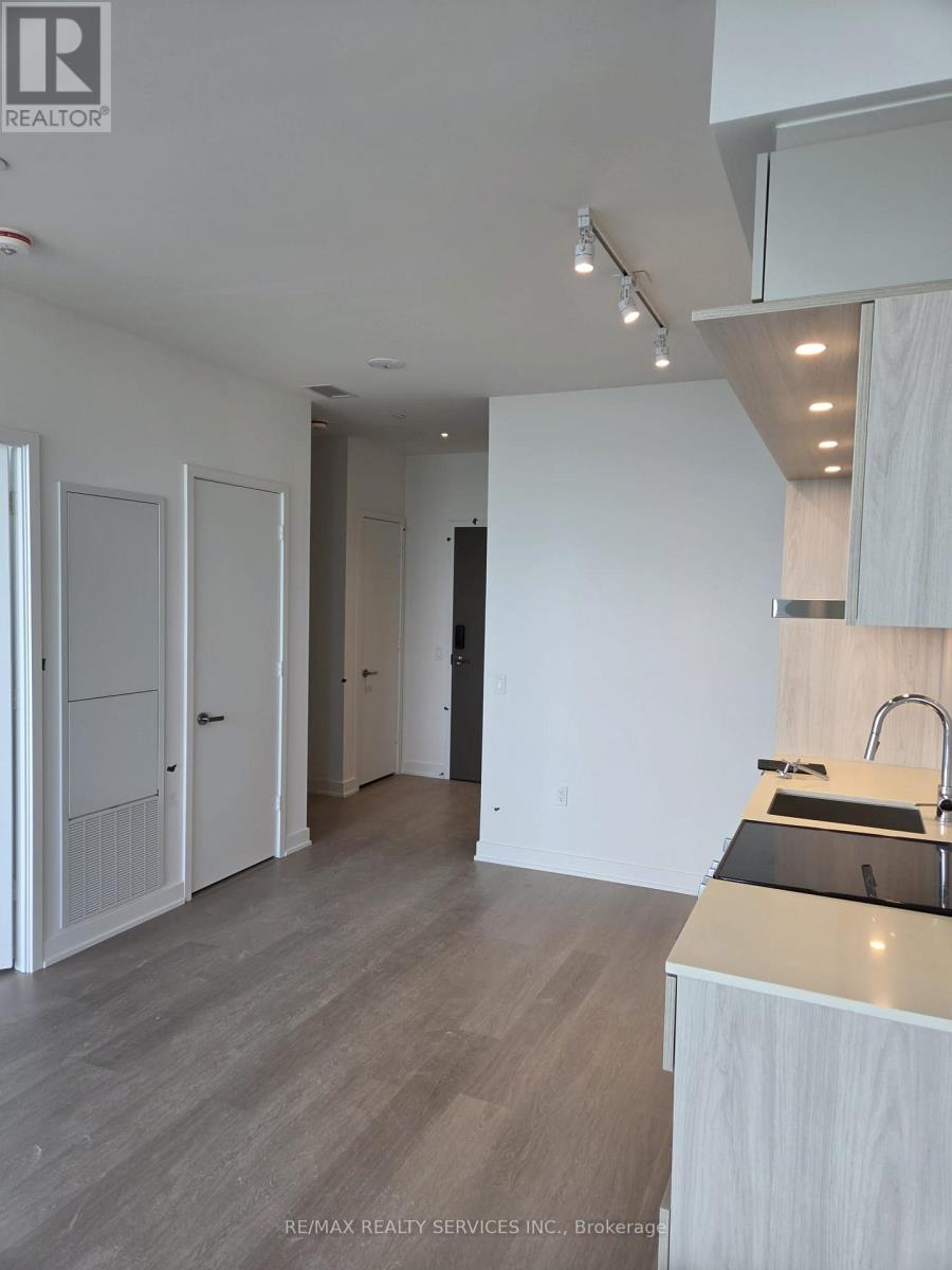 6409 - 448 Burnhamthorpe Road W, Mississauga, Ontario  L4W 2A6 - Photo 5 - W13440708