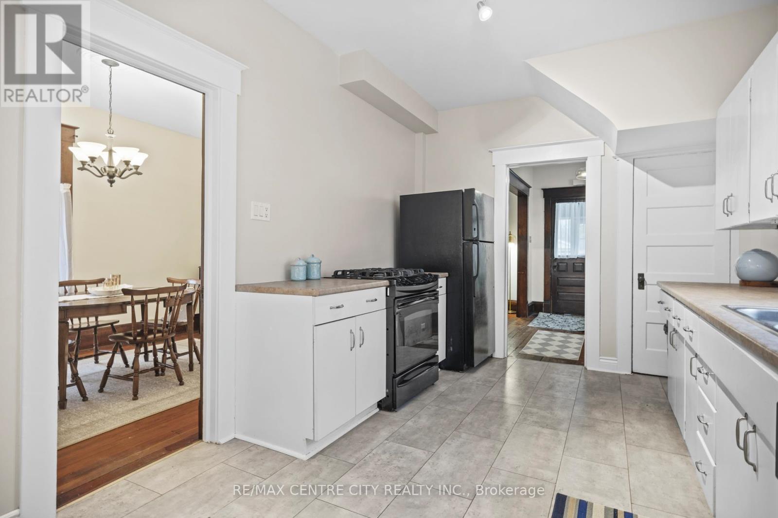 21 Erie Street, St. Thomas, Ontario  N5R 2M4 - Photo 10 - X13445760