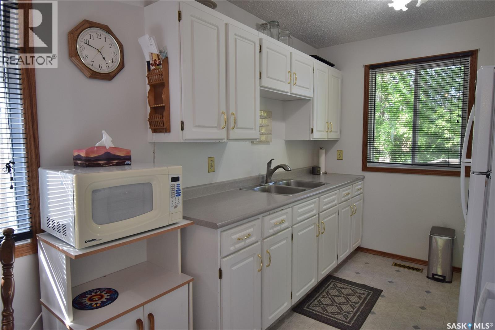 1570 4th Street E, Prince Albert, Saskatchewan  S6V 6K4 - Photo 6 - SK039378
