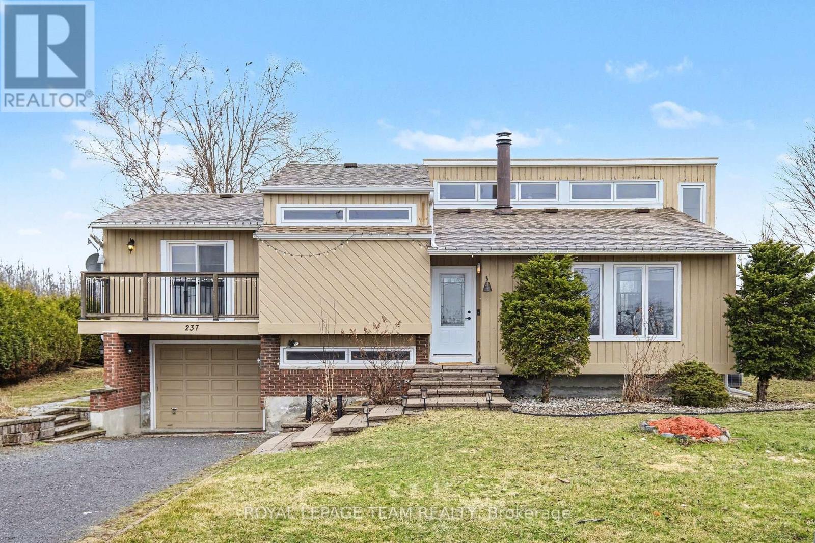 237 QUEEN WEST STREET, North Dundas, Ontario