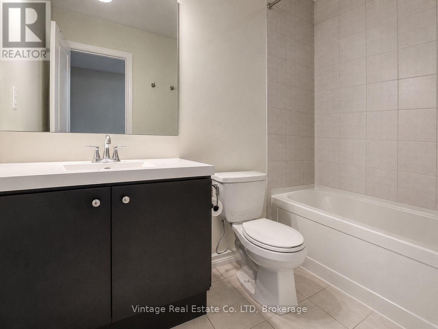 126 Christopher Road, Oakville, Ontario  L6H 0Y1 - Photo 9 - W13445914