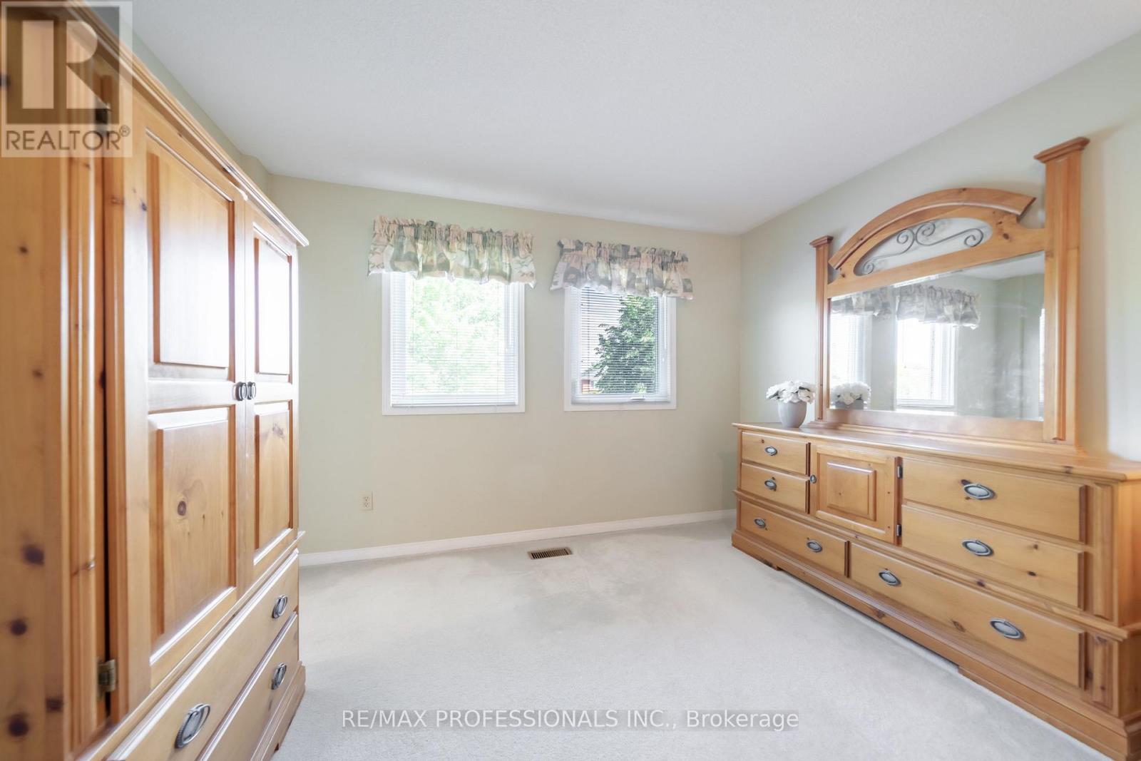 1311 Greenridge Circle, Oakville, Ontario  L6M 2J8 - Photo 17 - W13445342