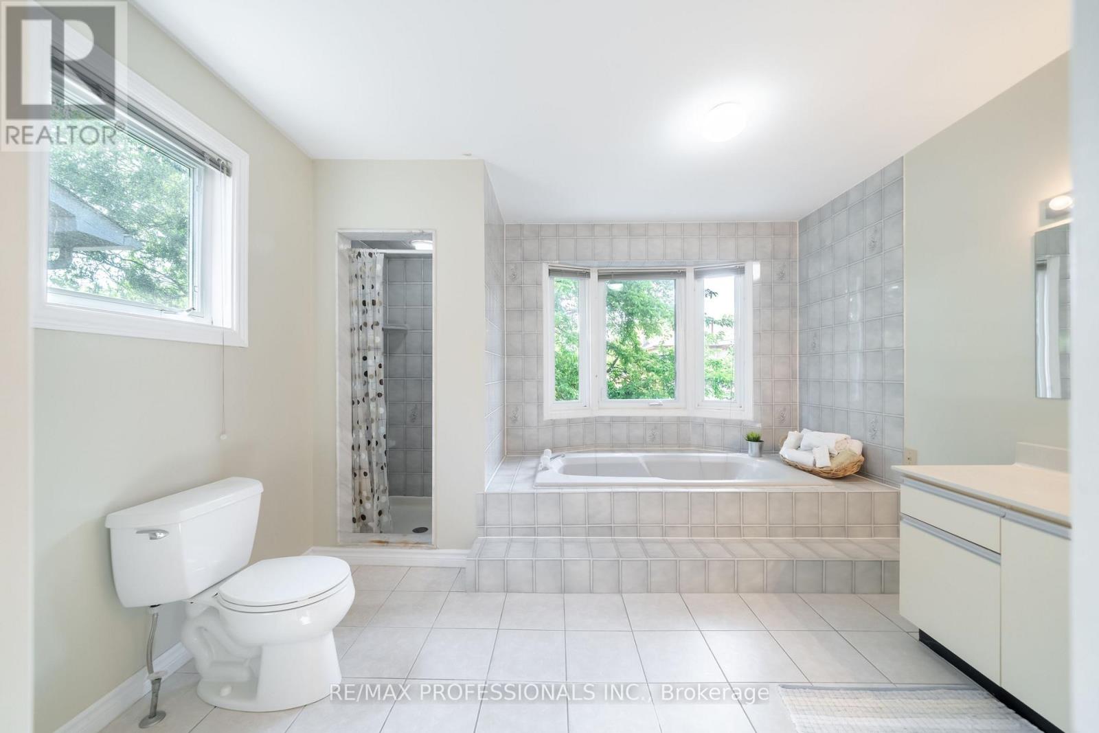 1311 Greenridge Circle, Oakville, Ontario  L6M 2J8 - Photo 20 - W13445342