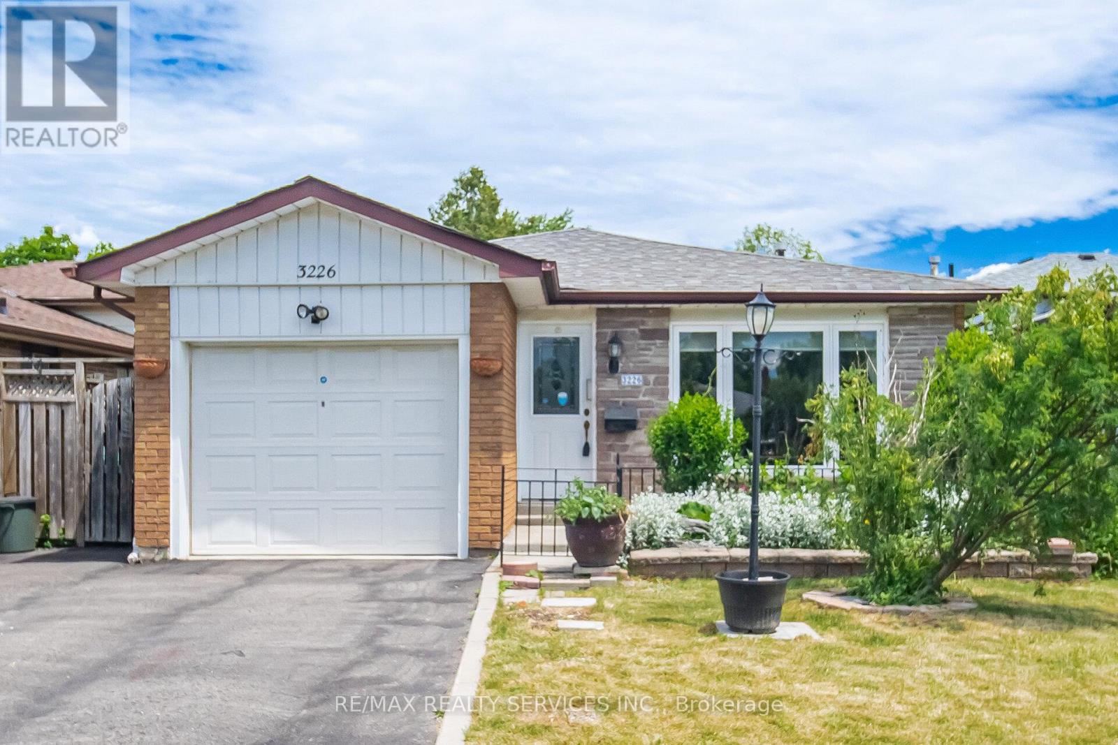 3226 MONICA DRIVE, Mississauga, Ontario
