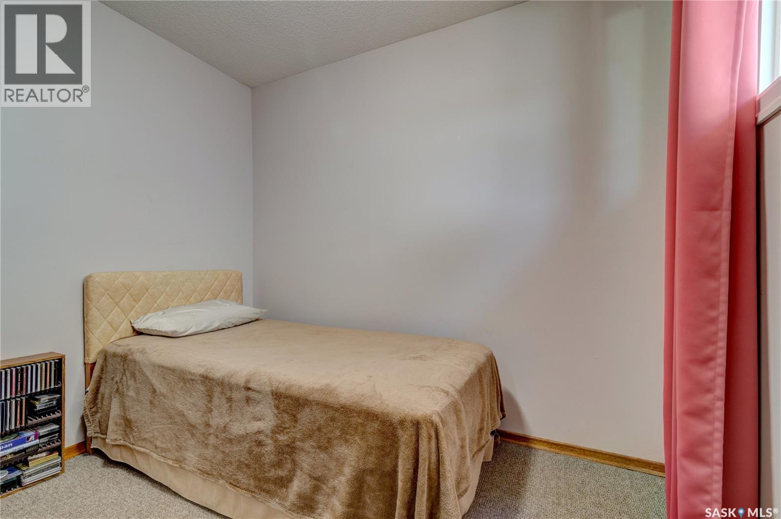 320 Froom Crescent, Regina, Saskatchewan  S4N 1B7 - Photo 12 - SK039134