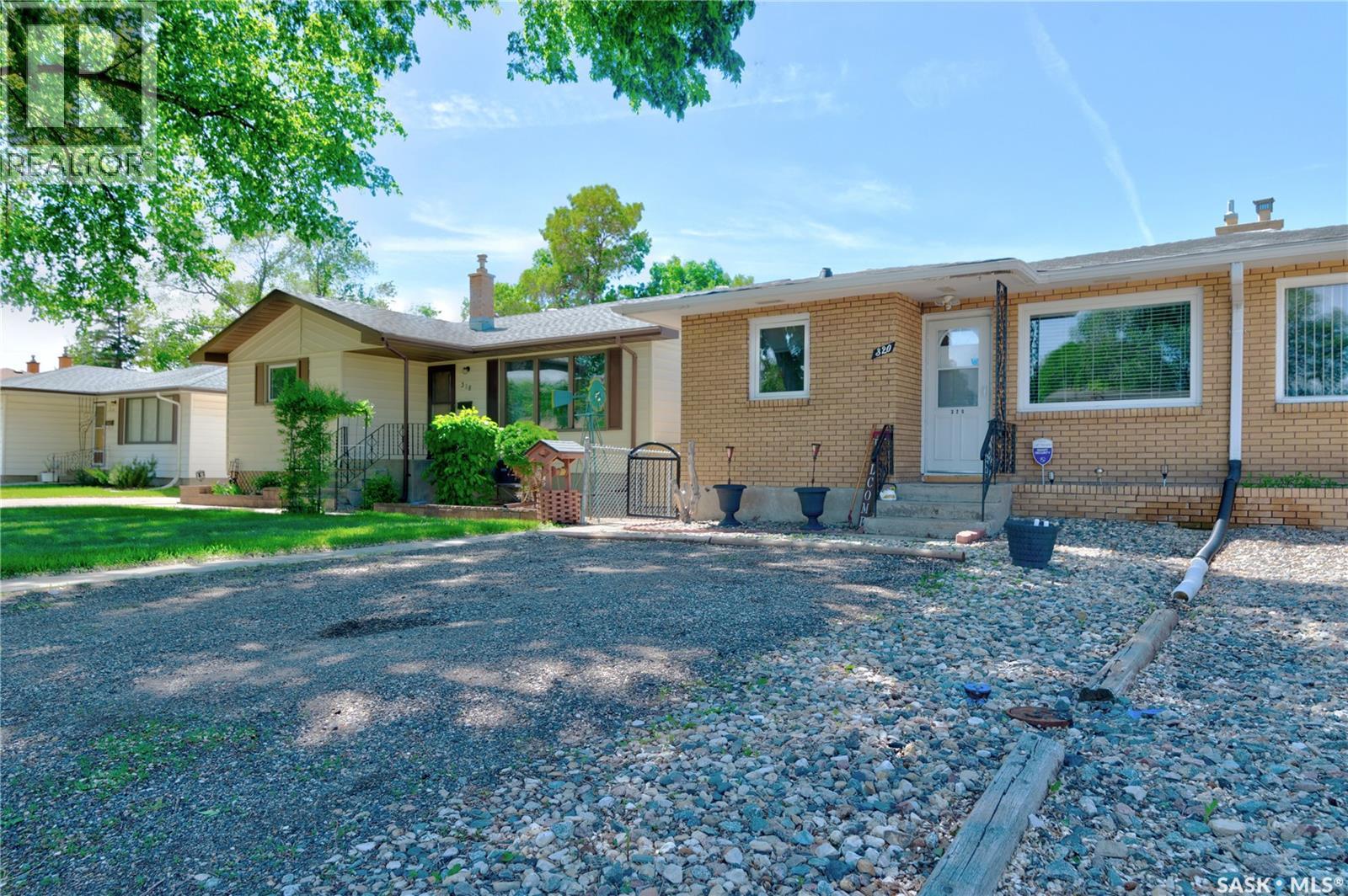 320 Froom Crescent, Regina, Saskatchewan  S4N 1B7 - Photo 2 - SK039134