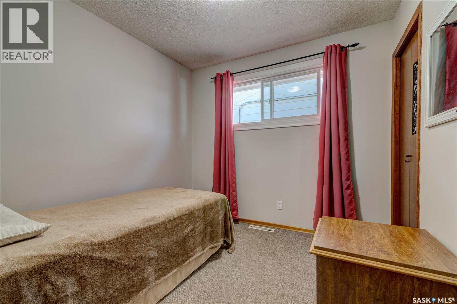 320 Froom Crescent, Regina, Saskatchewan  S4N 1B7 - Photo 11 - SK039134
