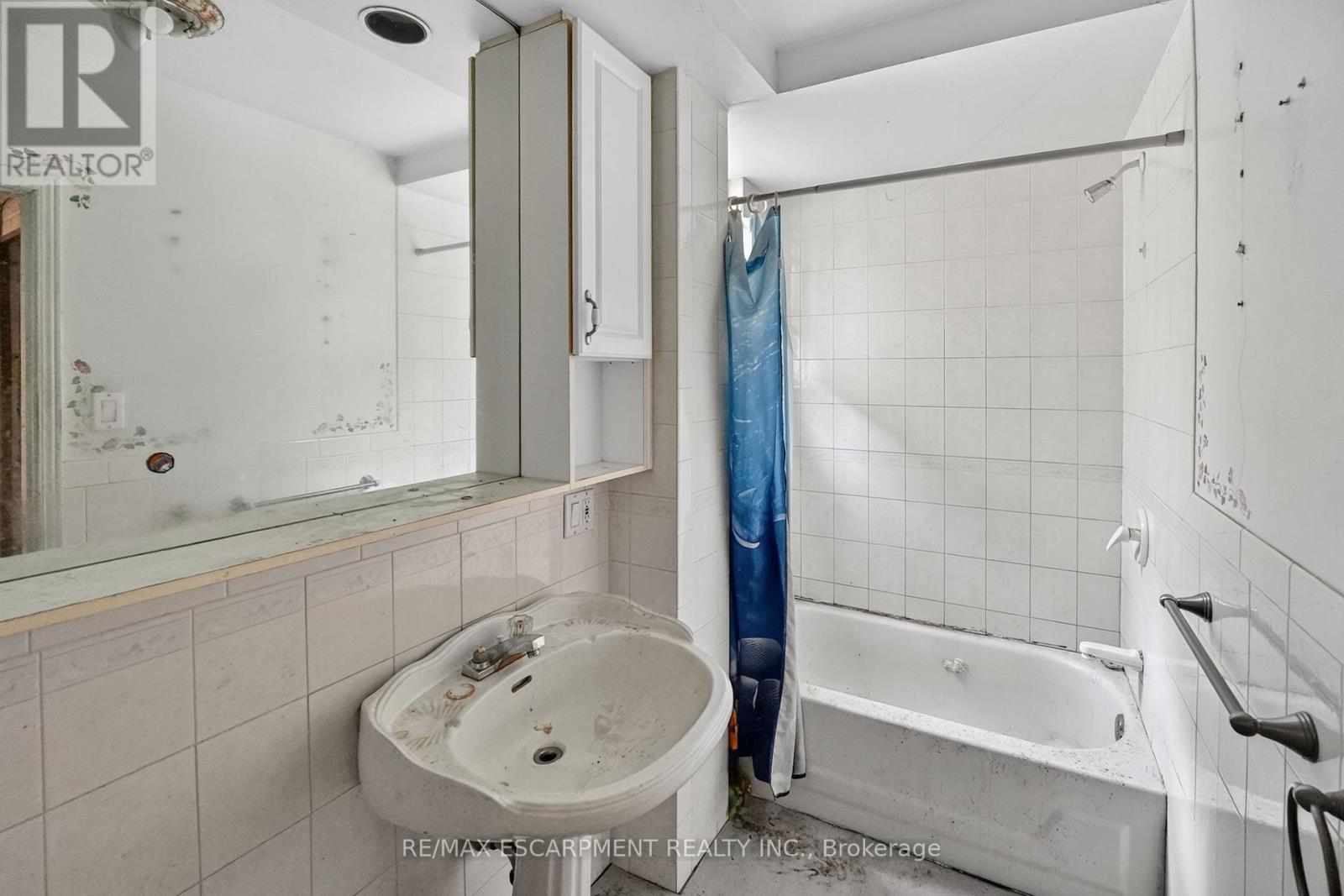 28 Cambridge Avenue, Hamilton, Ontario  L8H 1T5 - Photo 7 - X13445320