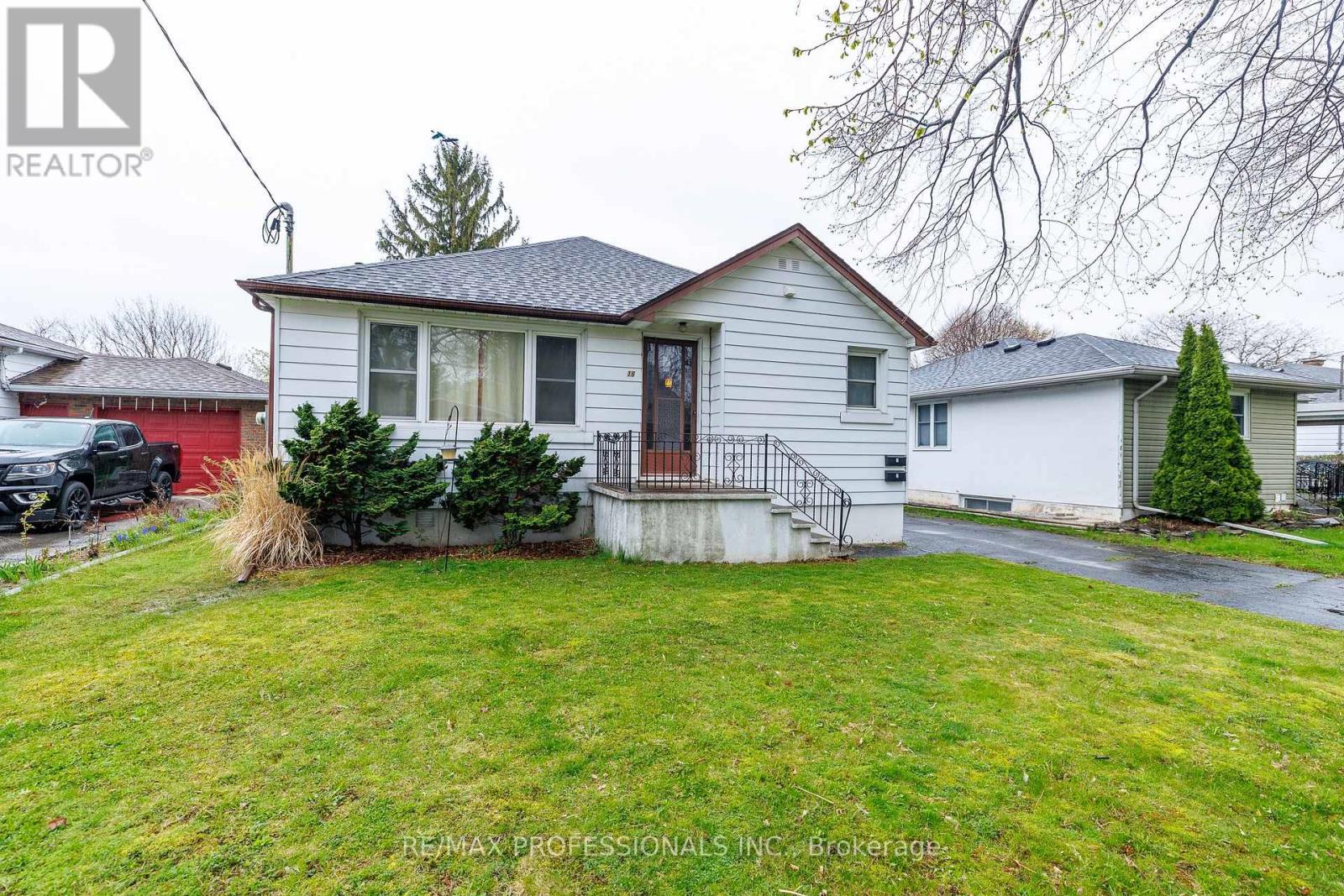 Bsmt - 16 Nello Street, St. Catharines, Ontario  L2N 1G6 - Photo 2 - X13445362
