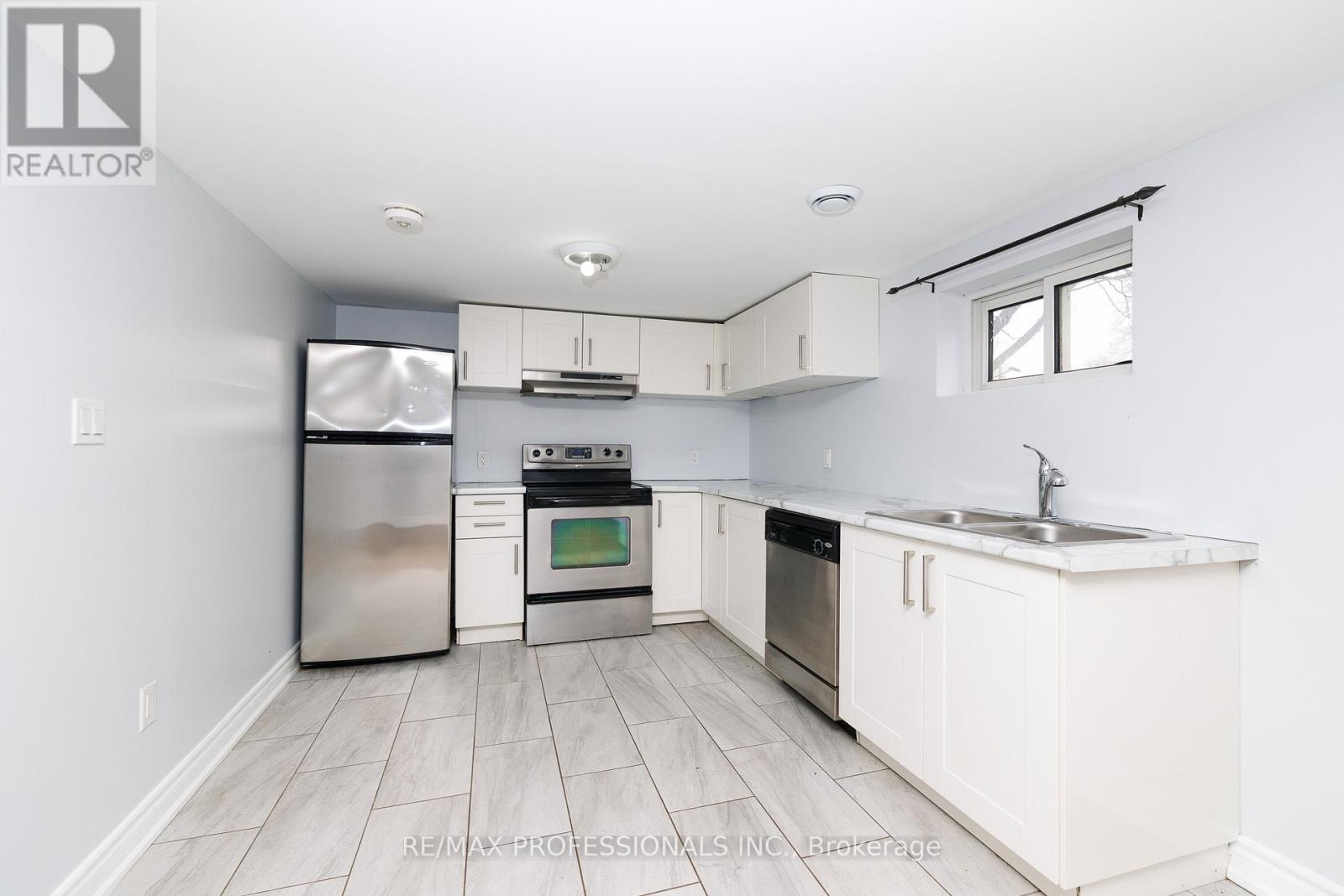 Bsmt - 16 Nello Street, St. Catharines, Ontario  L2N 1G6 - Photo 4 - X13445362
