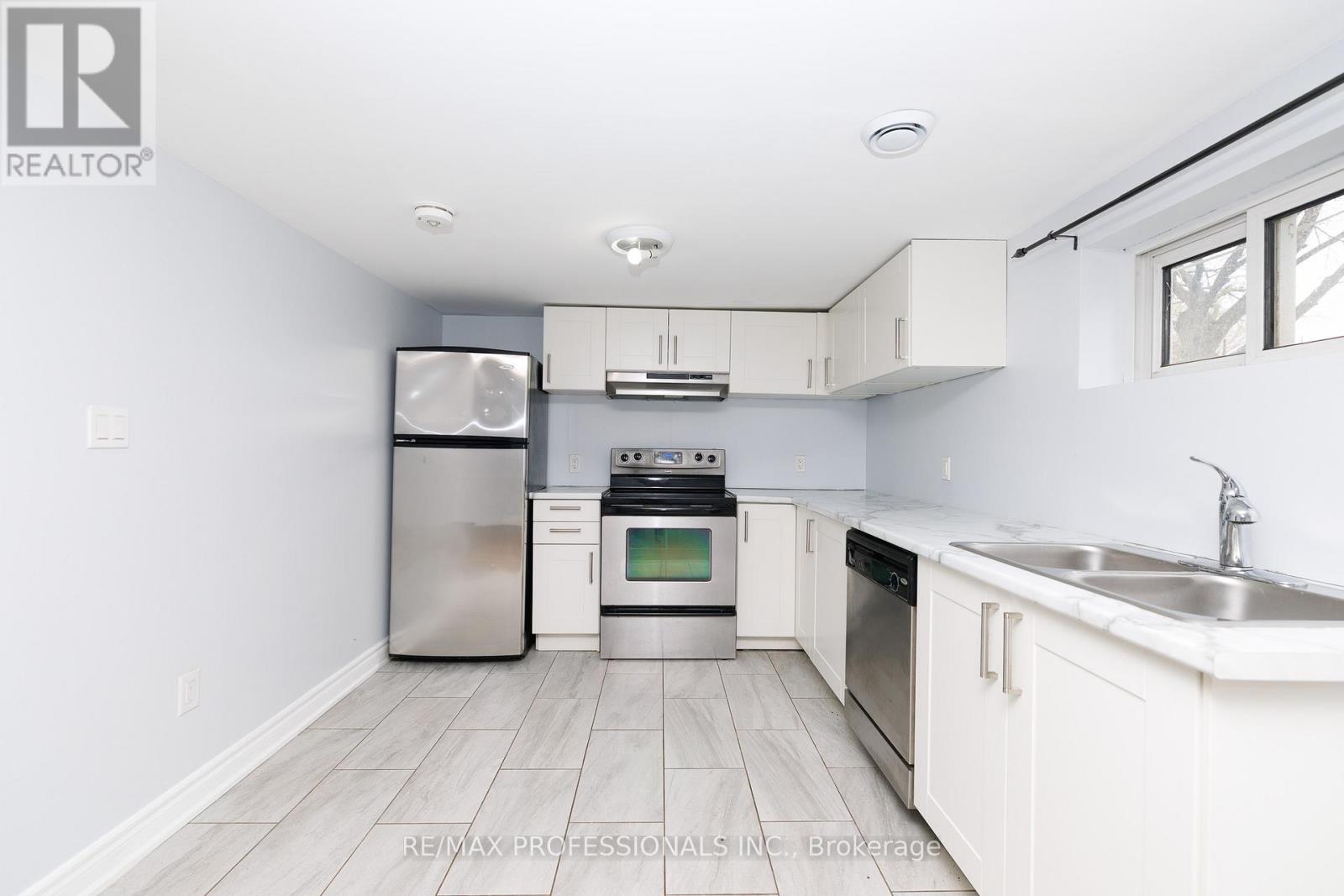 Bsmt - 16 Nello Street, St. Catharines, Ontario  L2N 1G6 - Photo 5 - X13445362