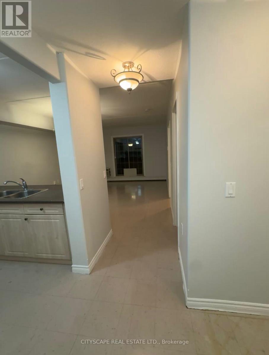 24 Harris Avenue, Brantford, Ontario  N3R 2E9 - Photo 2 - X13445392