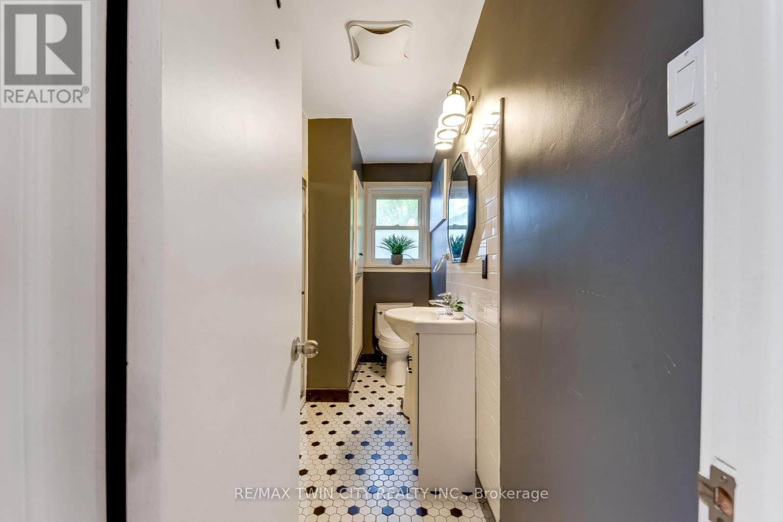 90 Arlington Boulevard, Kitchener, Ontario  N2A 2G9 - Photo 15 - X13445434
