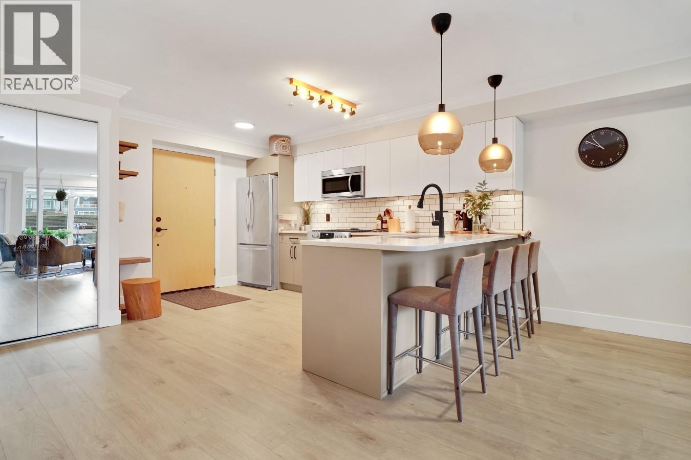 303 857 W 15th Street, North Vancouver, British Columbia  V7P 1M5 - Photo 12 - R3134627
