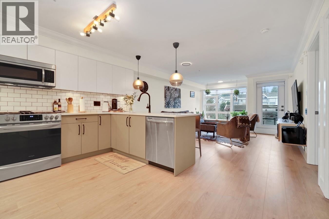 303 857 W 15th Street, North Vancouver, British Columbia  V7P 1M5 - Photo 13 - R3134627