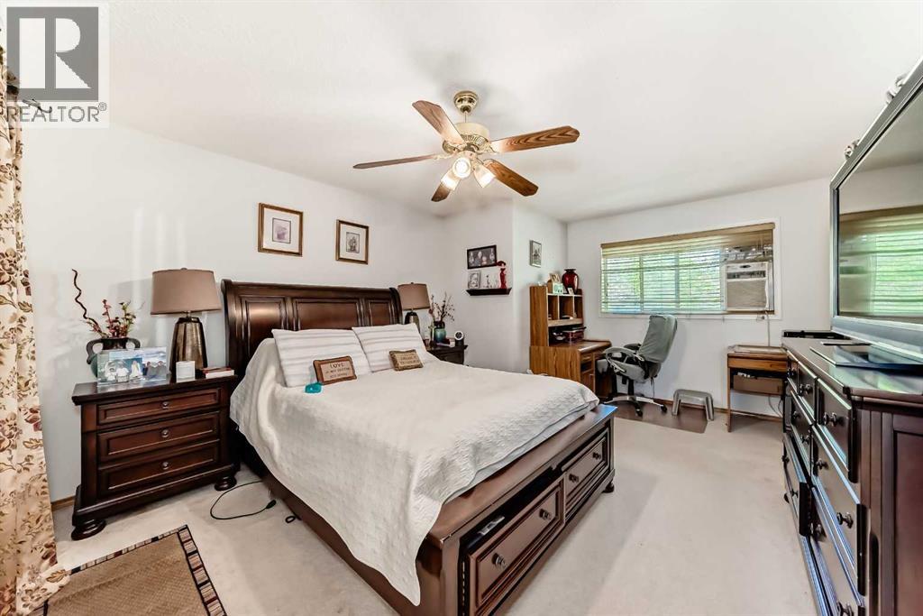 182 Somerglen Road Sw, Calgary, Alberta  T2Y 3V4 - Photo 12 - A2319283