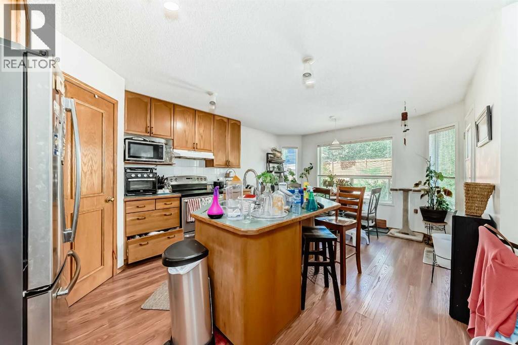 182 Somerglen Road Sw, Calgary, Alberta  T2Y 3V4 - Photo 4 - A2319283