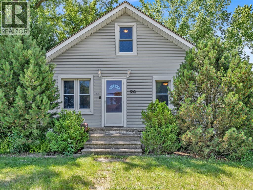 592 Reaume, Lasalle, Ontario  N9J 1B4 - Photo 2 - 26014115