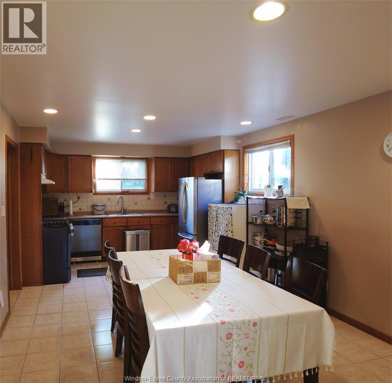 2847 Mangin Crescent, Windsor, Ontario  N9E 4K7 - Photo 15 - 26014091