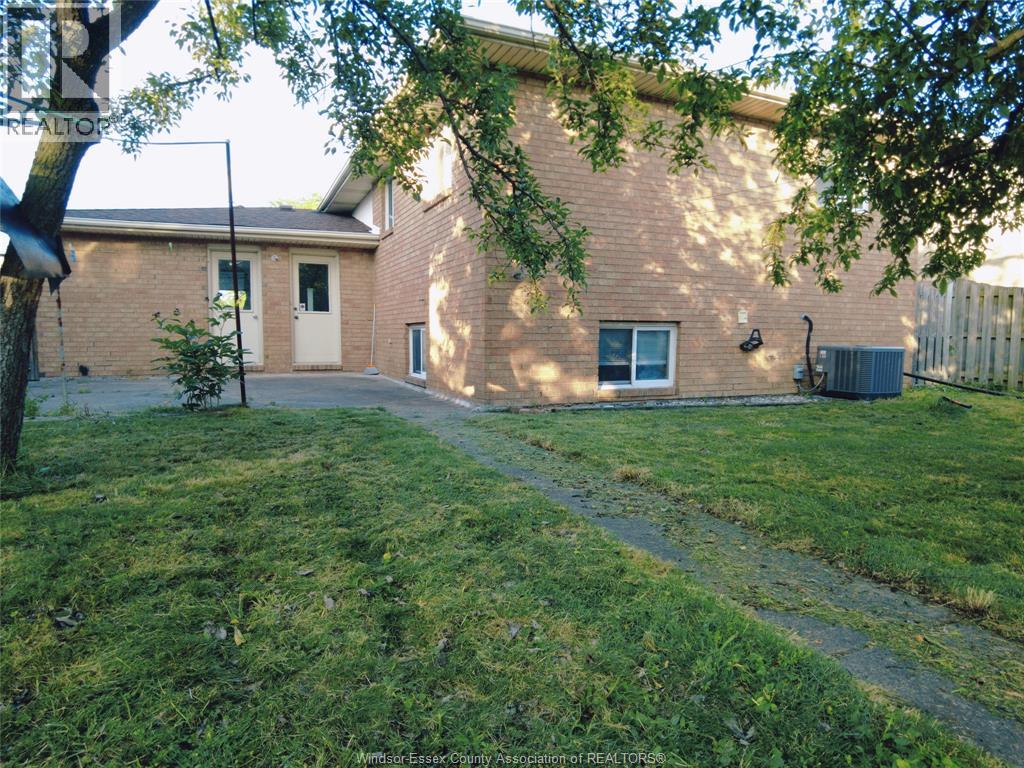 2847 Mangin Crescent, Windsor, Ontario  N9E 4K7 - Photo 20 - 26014091