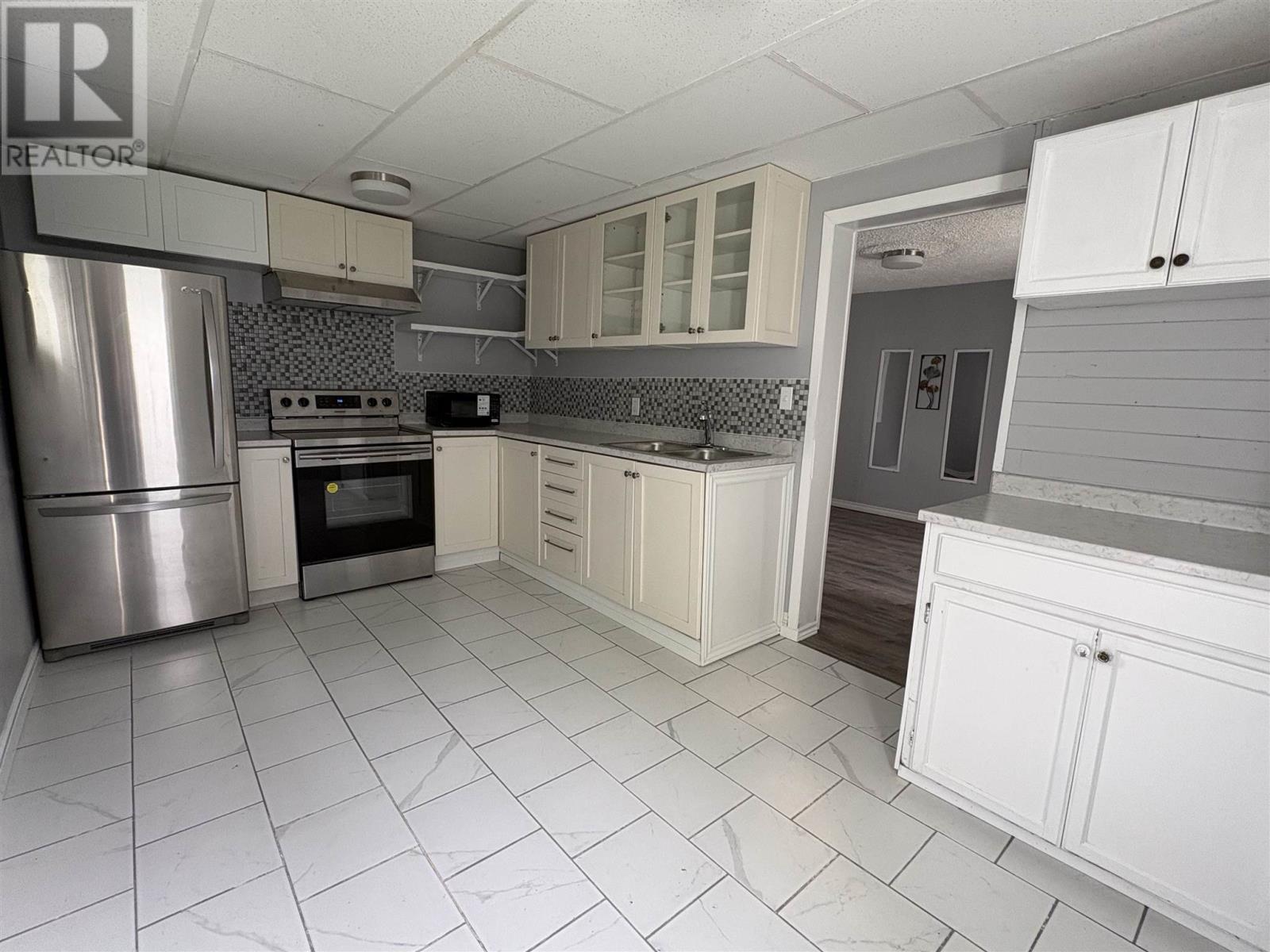 122 Grosvenor Ave, Sault Ste. Marie, Ontario  P6B 2M1 - Photo 7 - SM261459