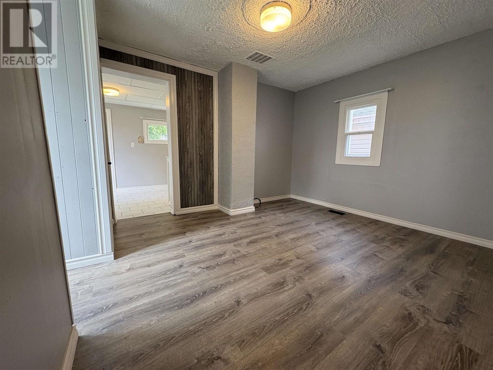 122 Grosvenor Ave, Sault Ste. Marie, Ontario  P6B 2M1 - Photo 8 - SM261459