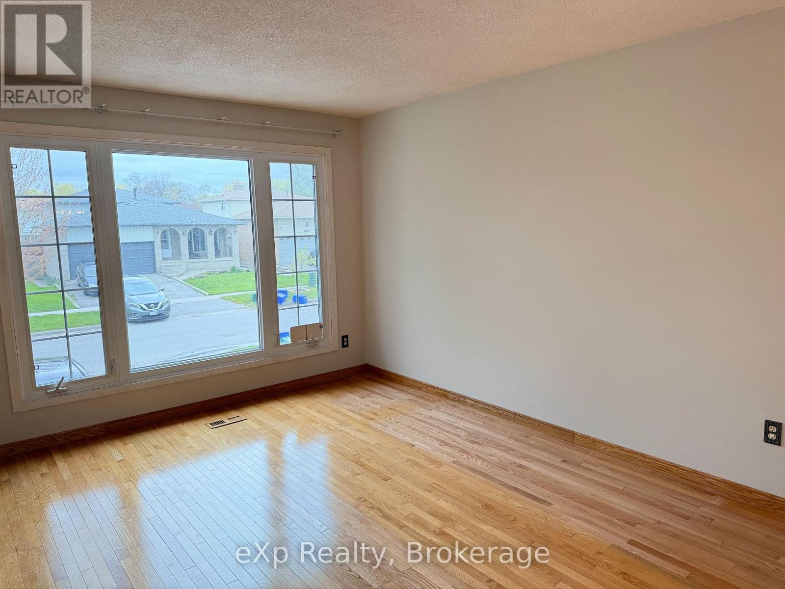 1882 Rosefield Road, Pickering, Ontario  L1V 3H6 - Photo 9 - E13446266