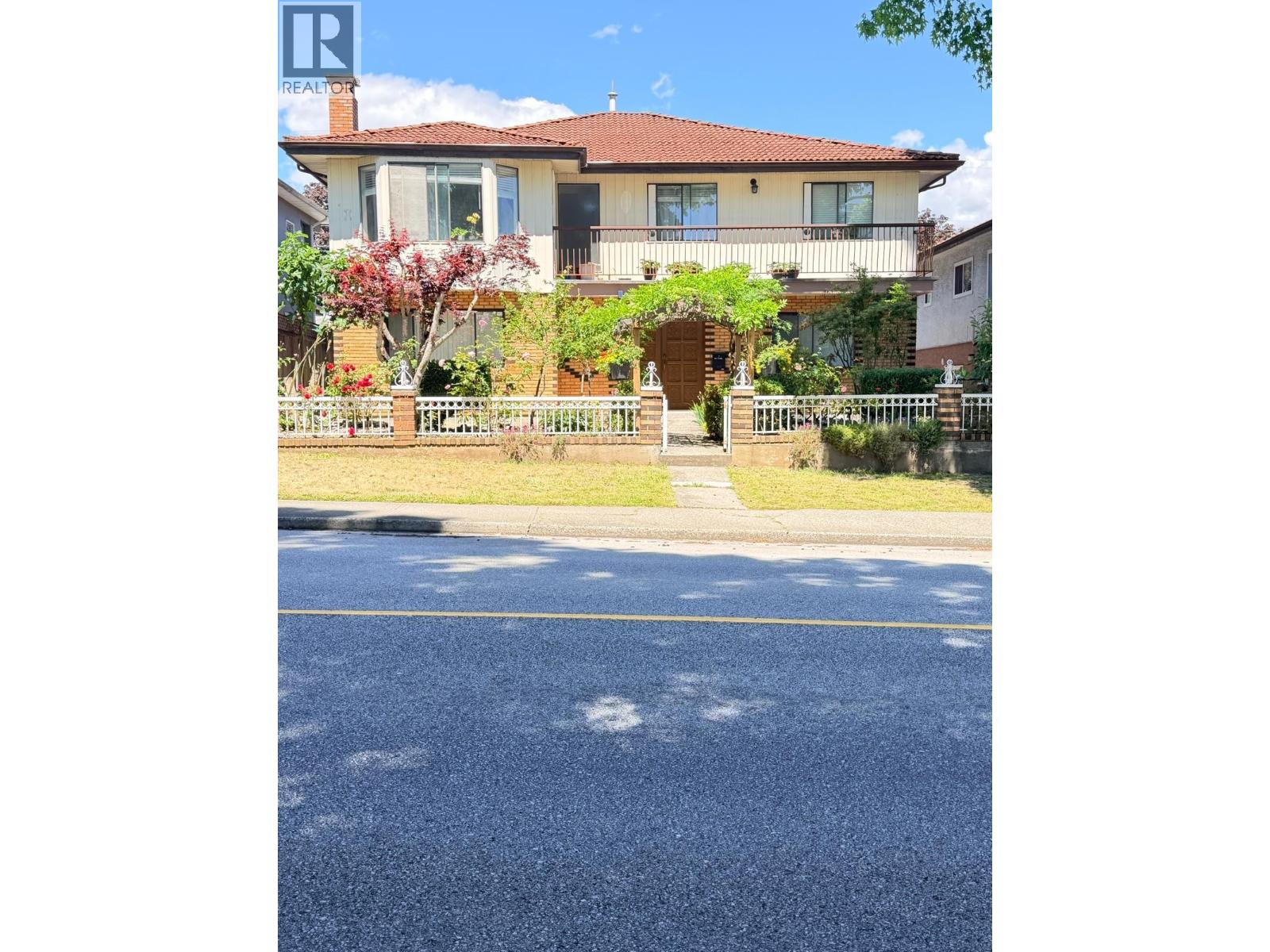 4421 PARKER STREET, Burnaby, British Columbia