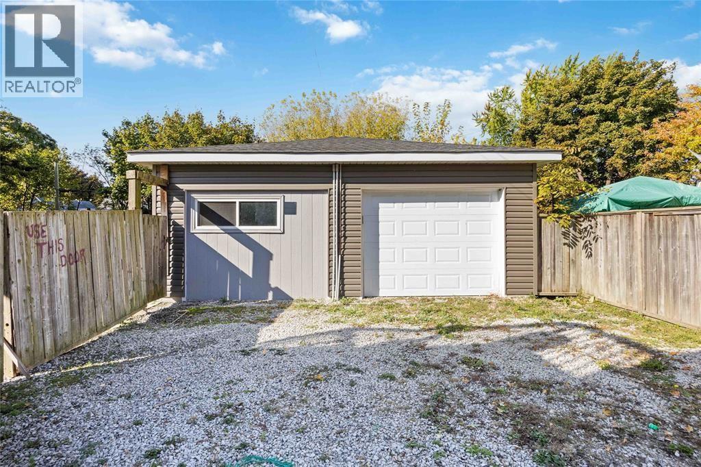 257 Vidal Street South, Sarnia photo 23