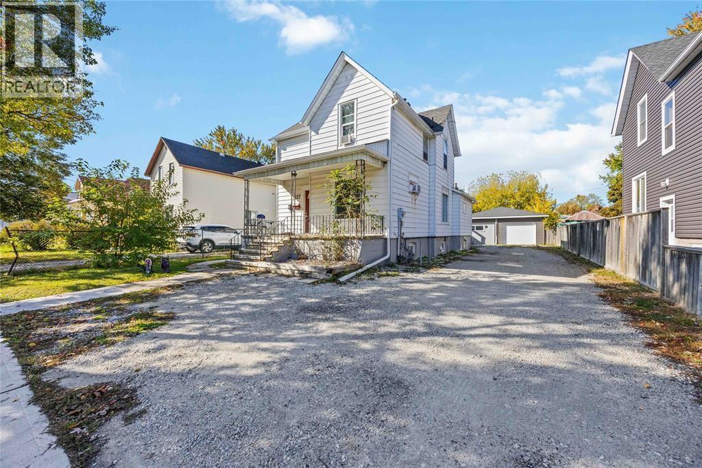 257 Vidal Street South, Sarnia photo 32