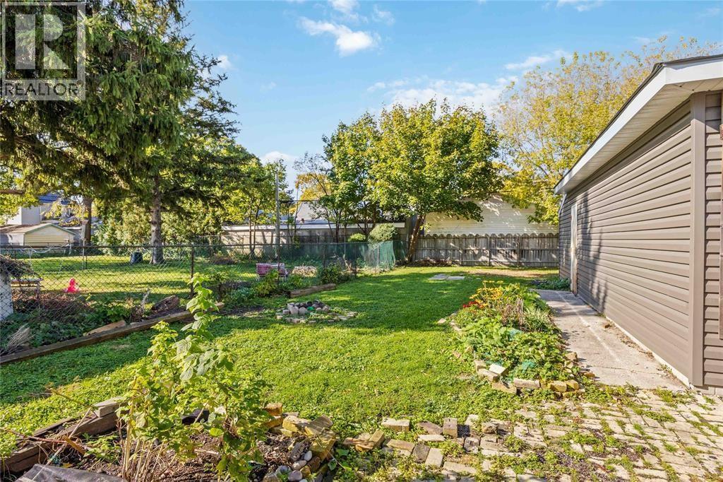 257 Vidal Street South, Sarnia photo 25