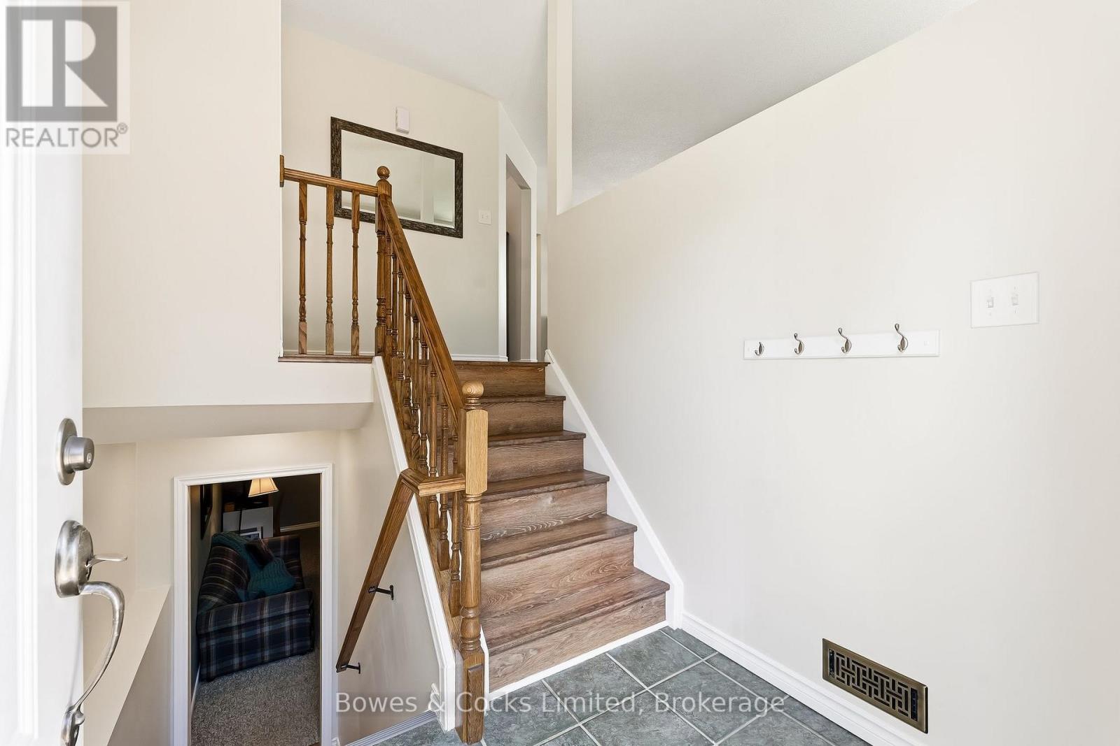 1247 Huntington Circle, Peterborough, Ontario  K9K 2B4 - Photo 4 - X13446108